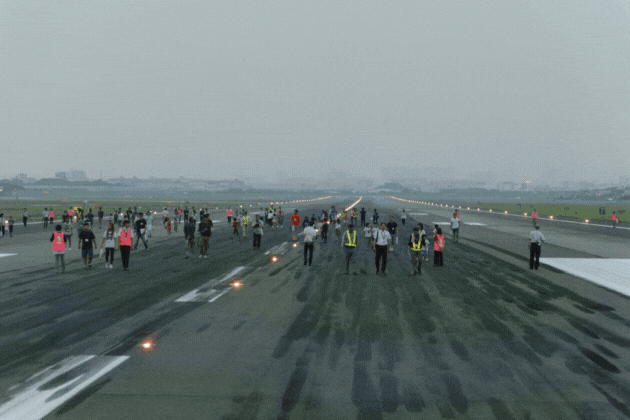 大阪国際空港 ITAMI ランウェイウォーク