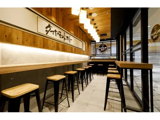 店内はカウンタースタイル