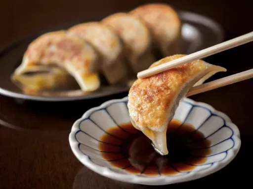 空港限定メニュー「手包み焼き餃子」