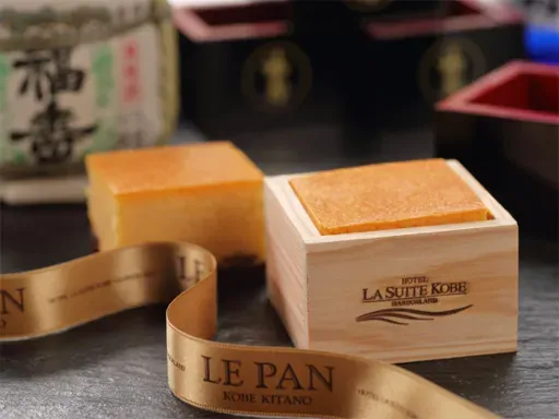 空港でラグジュアリーホテルの味を。 手作りパンやスイーツ、こだわりのレストランメニューをご用意。