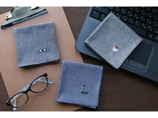 刺繍入りのビジネスハンカチ