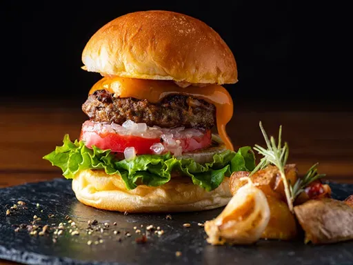 ラグジュアリーな雰囲気をそのままにしたホテル直営ラウンジ