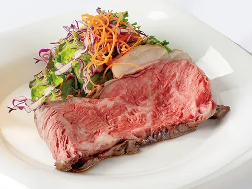 グラン・ブルー限定！ホテルシェフが手がける贅沢バーガー