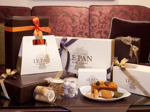 ラグジュアリーな雰囲気をそのままにしたホテル直営ラウンジ