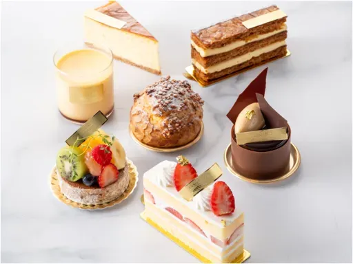 空港でラグジュアリーホテルの味を。 手作りパンやスイーツ、こだわりのレストランメニューをご用意。