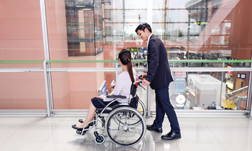 「長い移動が不安。車椅子を借りられる？」