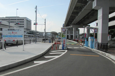 降車専用レーン 車 大阪国際空港 伊丹空港 降車専用レーン 車 大阪国際空港 伊丹空港