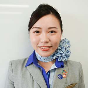 客室乗務員 吉江